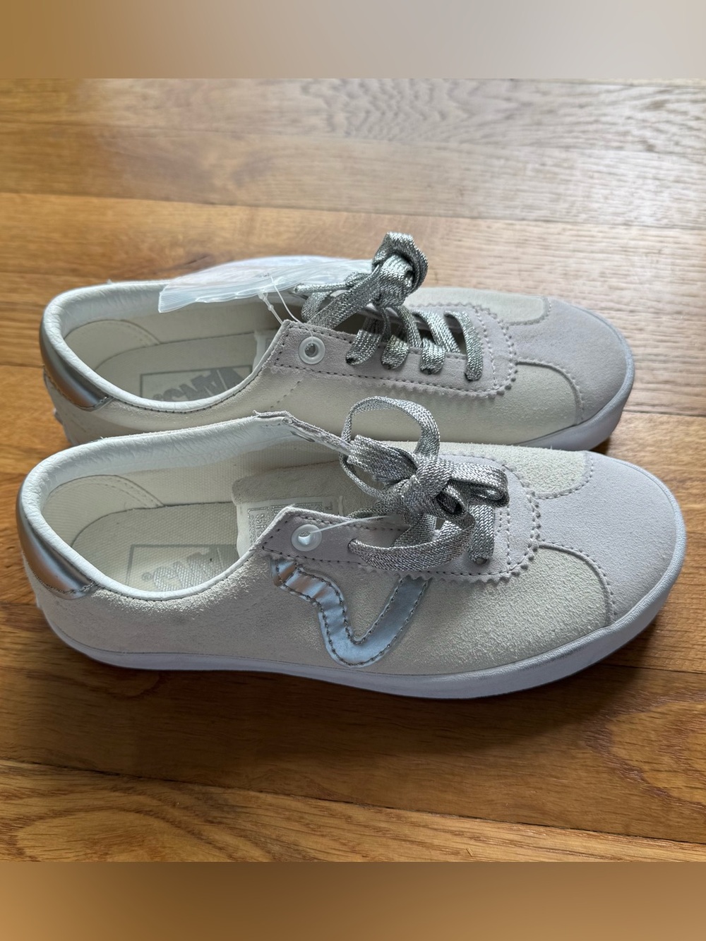 NWOB Vans Off The Wall Sneakers